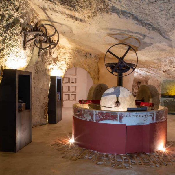 Frantoio Rosso Ipogeo Martina Franca